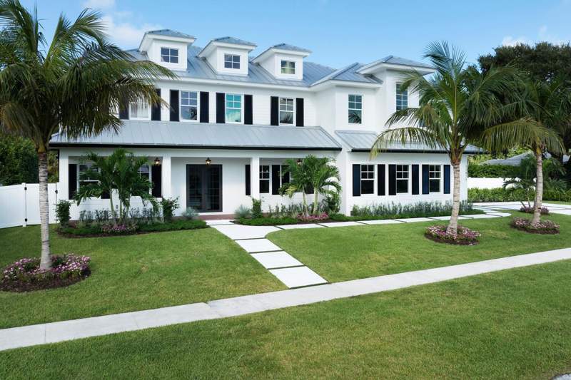 5 bedroom Single Family Residence at 11823 Lake Shore Place, Hidden Key North, North Palm Beach — photo 2