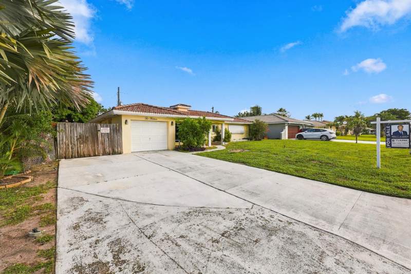 2 bedroom Single Family Residence at 213 NE 24th Court, Boca Woods, Boca Raton — photo 5