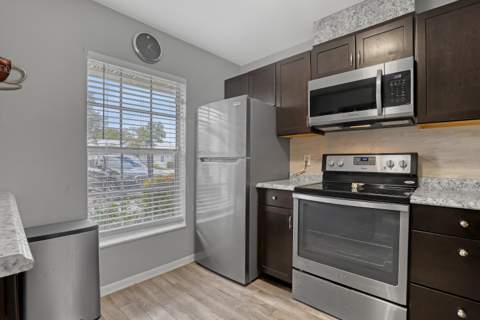 553 Covered Bridge Boulevard, Lake Worth FL - photo 6 of 43