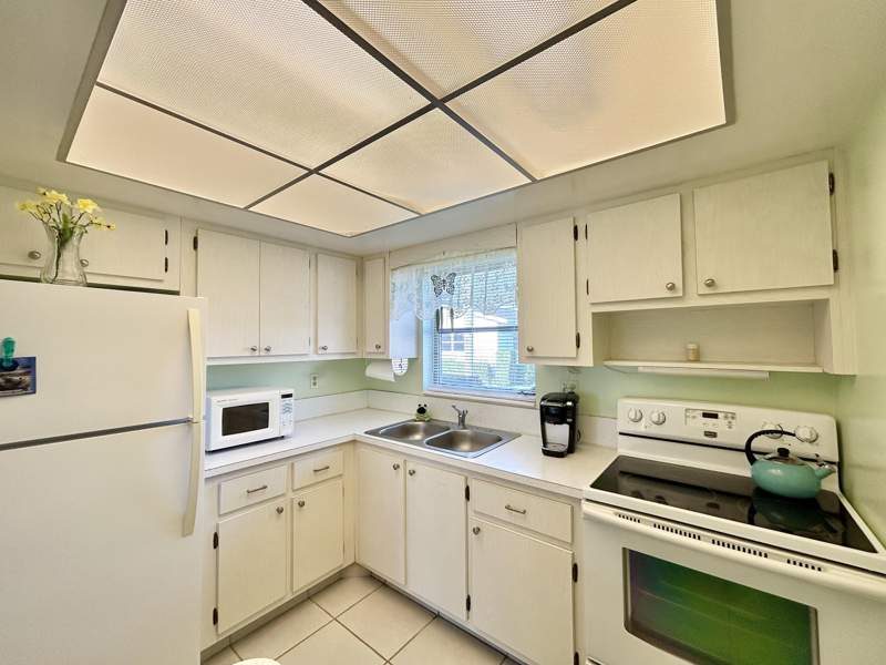 1 bedroom Villa at 2653 Dudley Drive #F, Cresthaven Villas Condo 27, West Palm Beach — photo 3