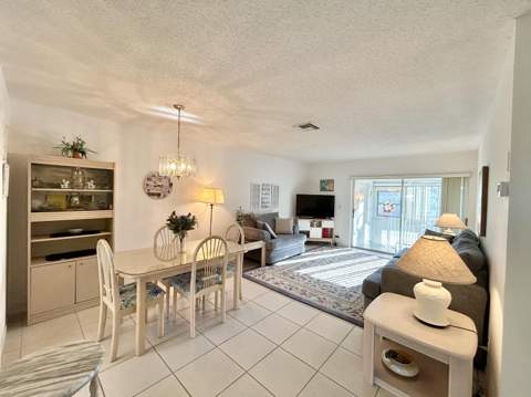 2653 Dudley Drive #F, West Palm Beach FL - photo 6 of 43