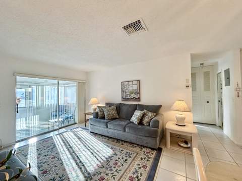2653 Dudley Drive #F, West Palm Beach FL - photo 9 of 43