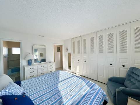 2653 Dudley Drive #F, West Palm Beach FL - photo 18 of 43