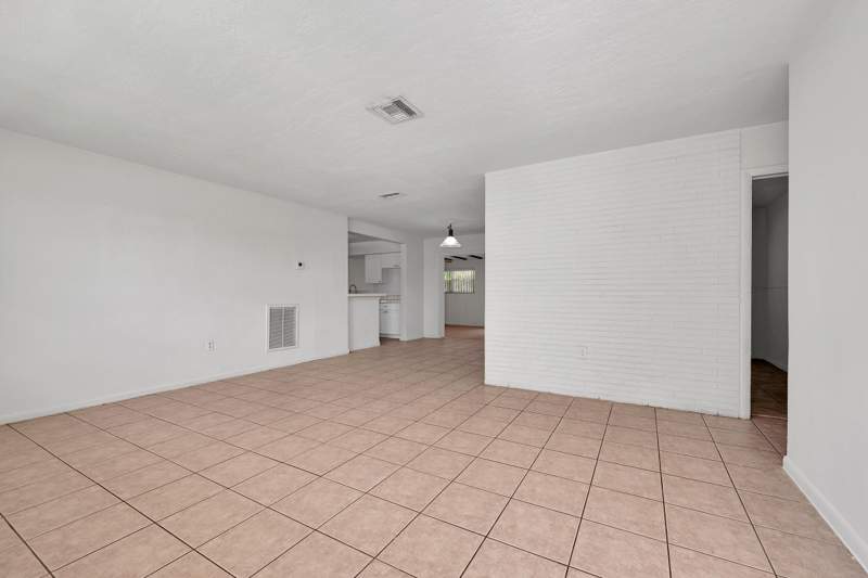 3 bedroom Single Family Residence at 6481 Pierce Street, Boulevard Heights Sec 6, Hollywood — photo 2