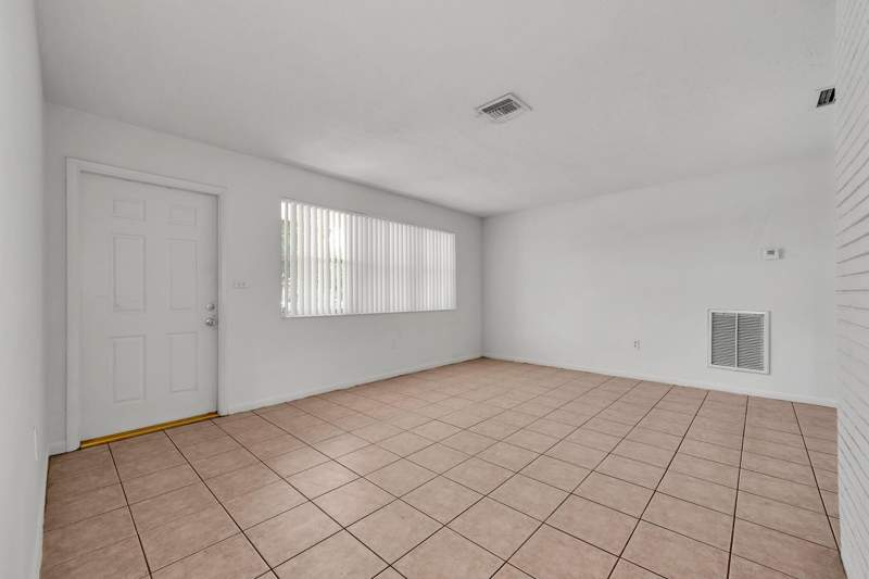 3 bedroom Single Family Residence at 6481 Pierce Street, Boulevard Heights Sec 6, Hollywood — photo 3