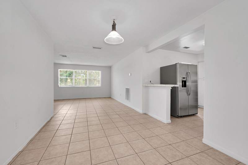 3 bedroom Single Family Residence at 6481 Pierce Street, Boulevard Heights Sec 6, Hollywood — photo 5
