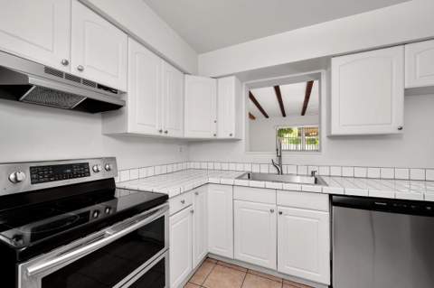 6481 Pierce Street, Hollywood FL - photo 11 of 34