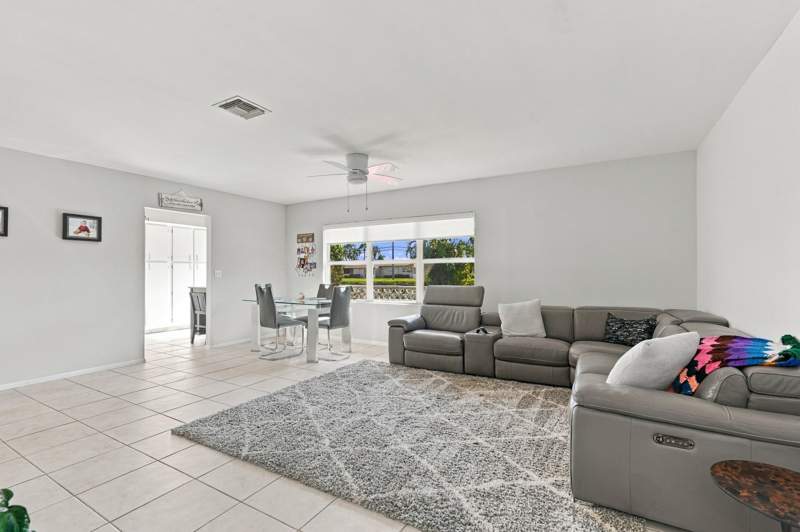 2 bedroom Villa at 2886 Fernley Drive #32, Cresthaven Condo Townhomes Sec 1, West Palm Beach — photo 5