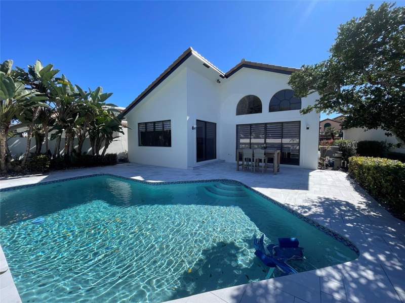 3 bedroom Single Family Residence at 6488 Via Rosa, Villa Flora At Boca Pointe, Boca Raton — photo 2