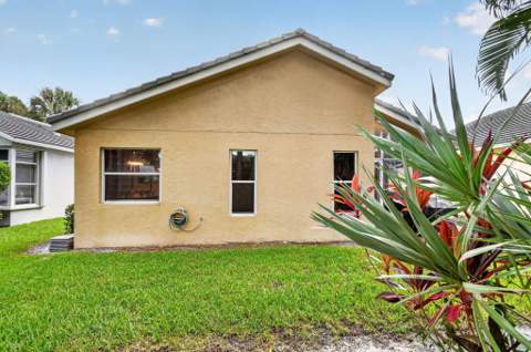 174 Harbor Lake Circle, Greenacres FL - photo 19 of 57