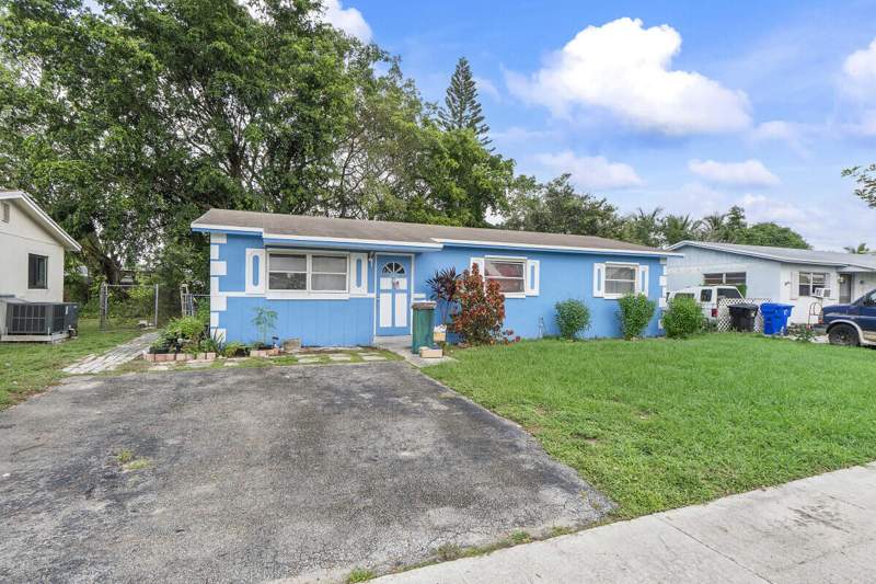 3 bedroom Single Family Residence at 7207 SW 4th Court, Lauderdale North Park Sec 2, North Lauderdale — photo 4