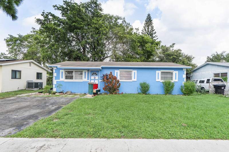 3 bedroom Single Family Residence at 7207 SW 4th Court, Lauderdale North Park Sec 2, North Lauderdale — photo 3