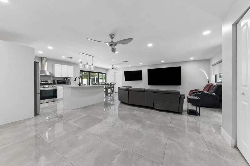 4 bedroom Single Family Residence at 405 Chapel Hill Boulevard, Mission Hill, Boynton Beach — photo 5