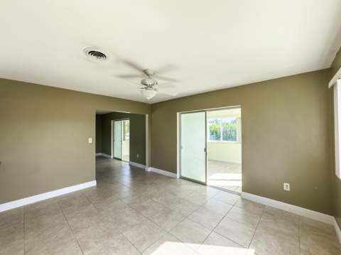 1025 Yale Drive, Hollywood FL - photo 9 of 23