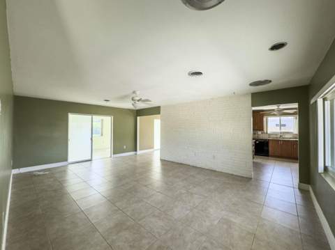 1025 Yale Drive, Hollywood FL - photo 11 of 23