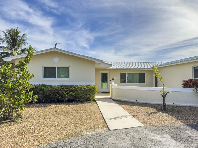 3 bedroom Single Family Residence at 1025 Yale Drive, Hollywood Hills, Hollywood — photo 2