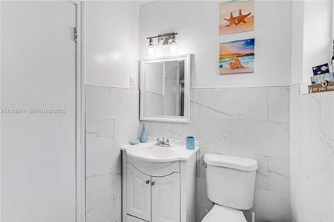 805 S 26th Avenue, Hollywood FL - photo 12 of 15