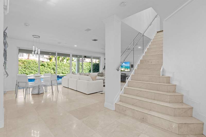 6 bedroom Single Family Residence at 1879 Hidden Trail Lane, Hunters Pointe Whcc, Weston — photo 2