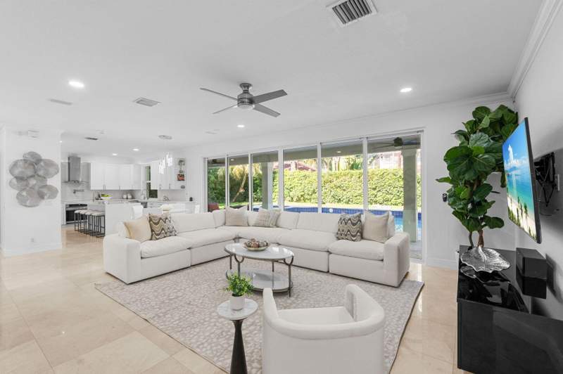 6 bedroom Single Family Residence at 1879 Hidden Trail Lane, Hunters Pointe Whcc, Weston — photo 4