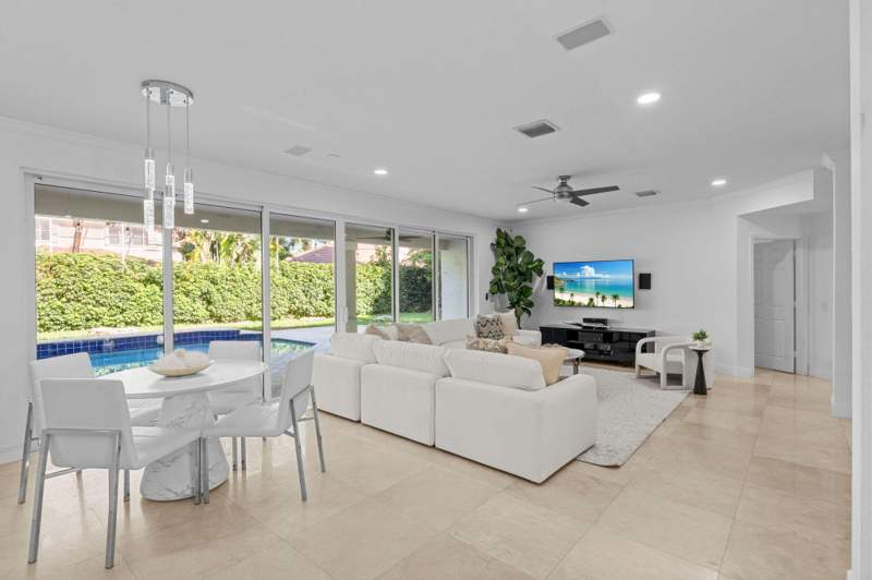 6 bedroom Single Family Residence at 1879 Hidden Trail Lane, Hunters Pointe Whcc, Weston — photo 3