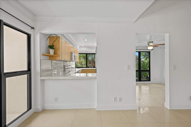 2 bedroom Condominium at 116 Waterview Drive #1160, Lakes Condo, Palm Beach Gardens — photo 4