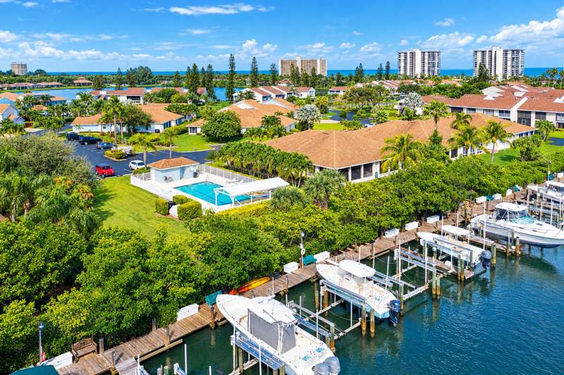 3 bedroom Condominium at 3209 S Lakeview Circle #8-101, The Sands Section 1 Condominium, Hutchinson Island — photo 4