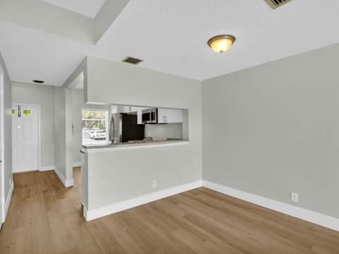 219 Mallory Court, Weston FL - photo 8 of 39