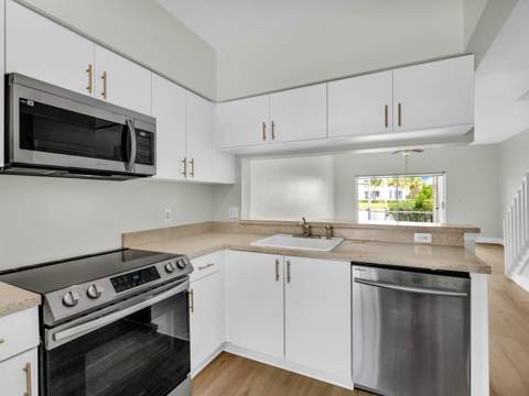219 Mallory Court, Weston FL - photo 11 of 39
