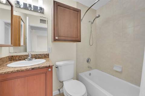 2655 NE 8th Avenue #Apt 210, Wilton Manors FL - photo 7 of 45