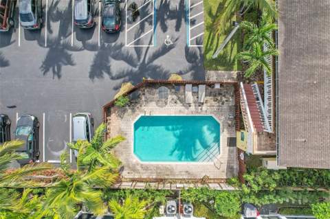 2655 NE 8th Avenue #Apt 210, Wilton Manors FL - photo 19 of 45