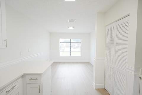 4971 Palm Hill Drive, West Palm Beach FL - photo 14 of 44