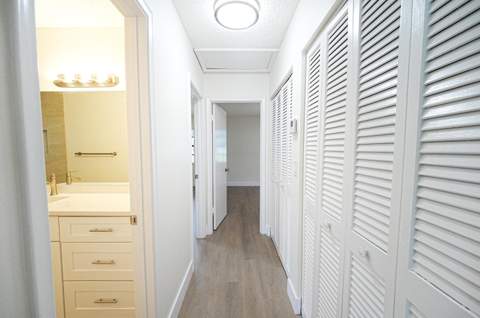 4971 Palm Hill Drive, West Palm Beach FL - photo 21 of 44