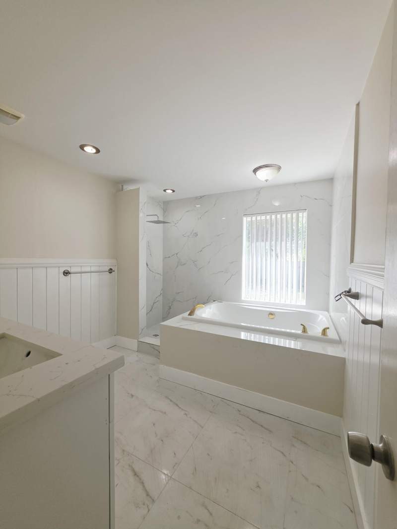 3 bedroom Single Family Residence at 1432 NE 27th Street, Middle River Estates, Wilton Manors — photo 4