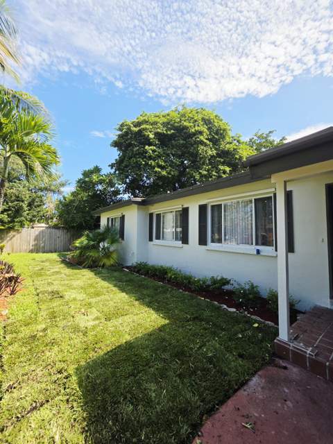 1432 NE 27th Street, Wilton Manors FL - photo 8 of 9