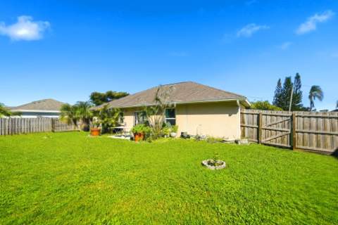 1402 SW Broadview Street, Port St. Lucie FL - photo 24 of 38