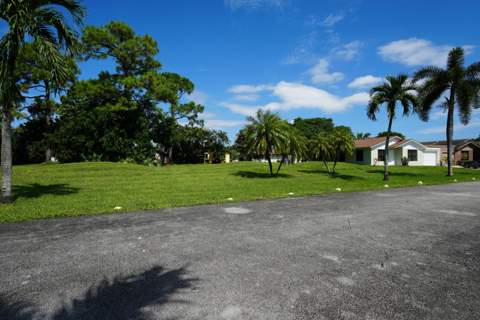 4971 Palm Hill Drive, West Palm Beach FL - photo 9 of 44