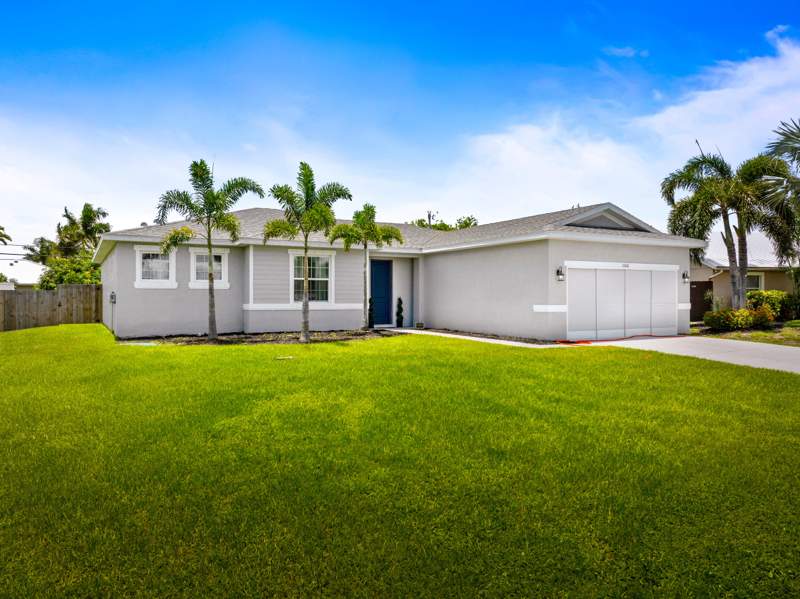4 bedroom Single Family Residence at 1066 SW Jennifer Terrace, Port St Lucie Section 8, Port St. Lucie — photo 2