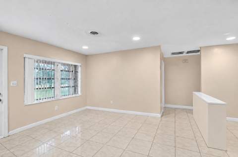 1186 Drexel Road, West Palm Beach FL - photo 10 of 48