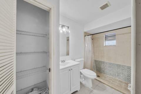5802 Orange Road, West Palm Beach FL - photo 11 of 46