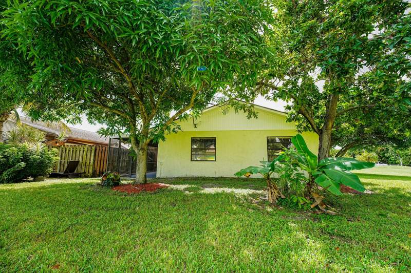 2 bedroom Single Family Residence at 4971 Palm Hill Drive, Palm Hill Villas Unit Two, West Palm Beach — photo 3