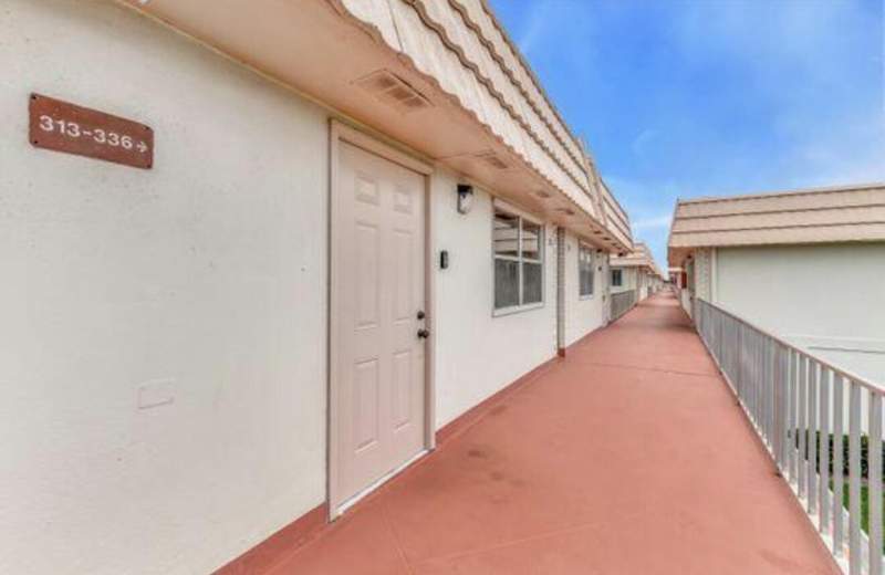 2 bedroom Condominium at 313 Saxony #G, Kings Point Saxony Condos, Delray Beach — photo 2