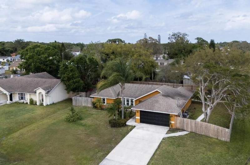 3 bedroom Single Family Residence at 353 NW Ferris Drive, Port St Lucie Section 25, Port St. Lucie — photo 2