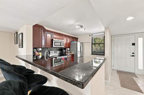2766 Carambola Circle #305, Coconut Creek FL - photo 7 of 29
