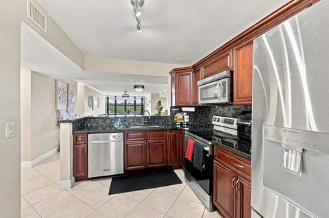 2766 Carambola Circle #305, Coconut Creek FL - photo 8 of 29