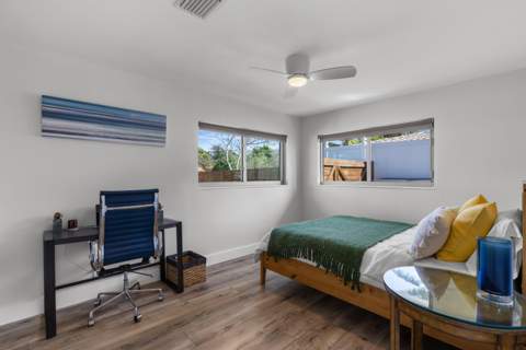 918 SE 3rd Avenue, Delray Beach FL - photo 13 of 20
