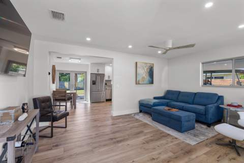 918 SE 3rd Avenue, Delray Beach FL - photo 6 of 20