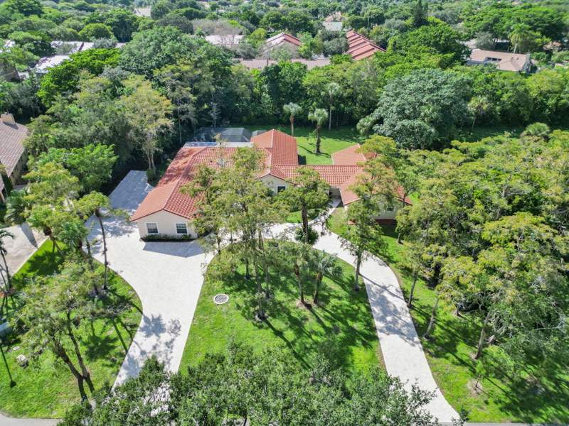 6 bedroom Single Family Residence at 5000 NW 81st Avenue, Whispering Woods, Coral Springs — photo 4