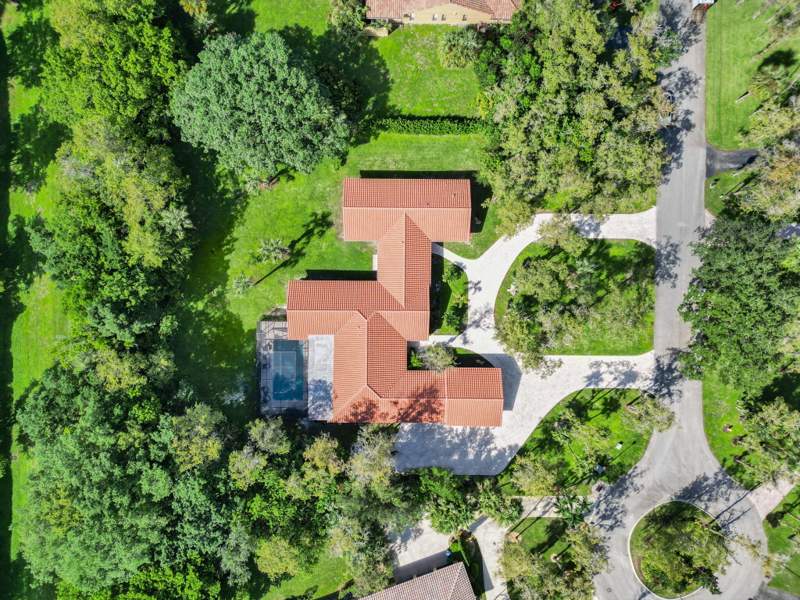 6 bedroom Single Family Residence at 5000 NW 81st Avenue, Whispering Woods, Coral Springs — photo 5
