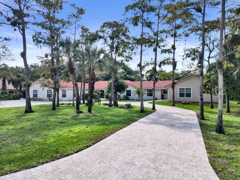 6 bedroom Single Family Residence at 5000 NW 81st Avenue, Whispering Woods, Coral Springs — photo 2