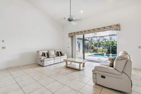 1240 NW 100th Way, Plantation FL - photo 13 of 53